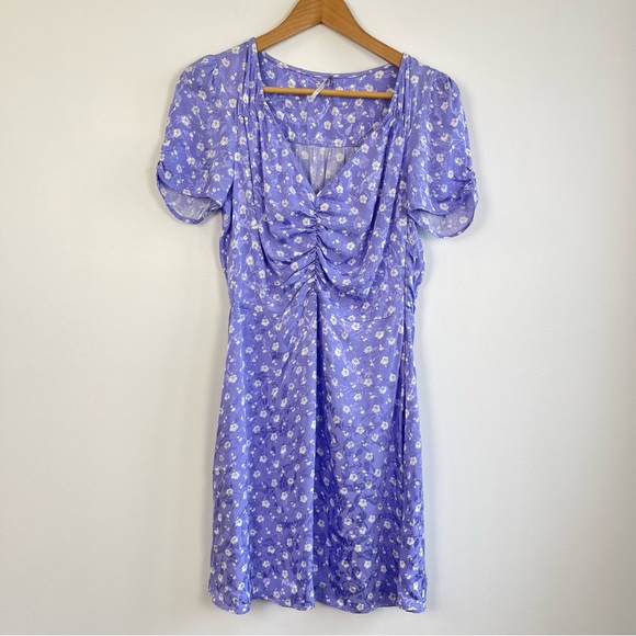 ❌SOLD❌ Free People Lavender Bond Street  Floral Satin Mini Dress short sleeve - Picture 3 of 16